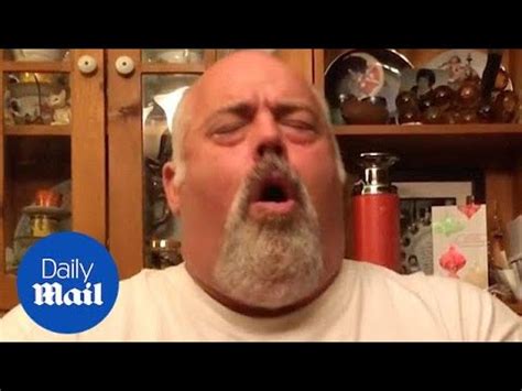Man Gags While Telling A Story Daily Mail YouTube
