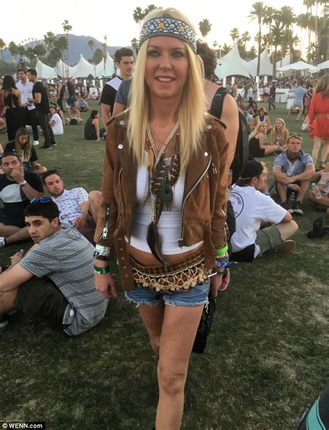 Tara Reid Looks Sexy In 70 Inspired Denim Shorts And Bandanna At Coachella Daily Mail Online