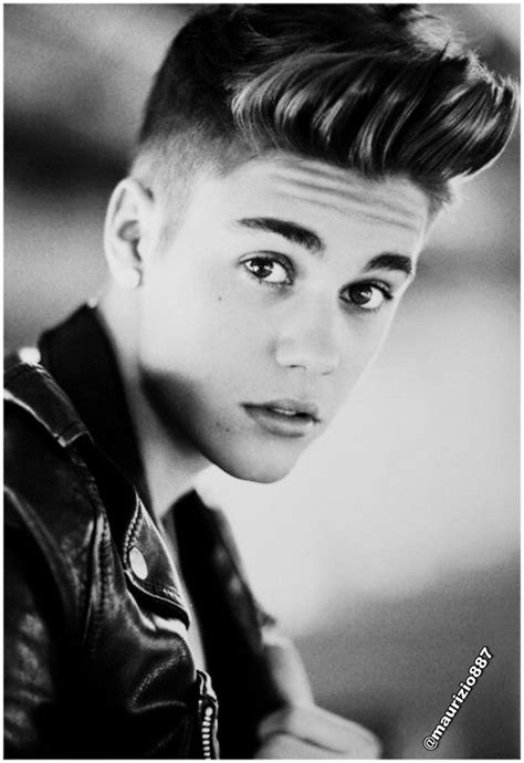 Wallpaper Justin Bieber Black And White