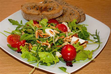 Mediterraner Salat mit Mini Mozzarella von lx2