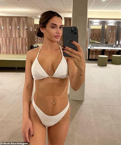 Towie S Nicole Bass Shows Off Her Postpartum Figure In A White Bikini Daily Mail Online