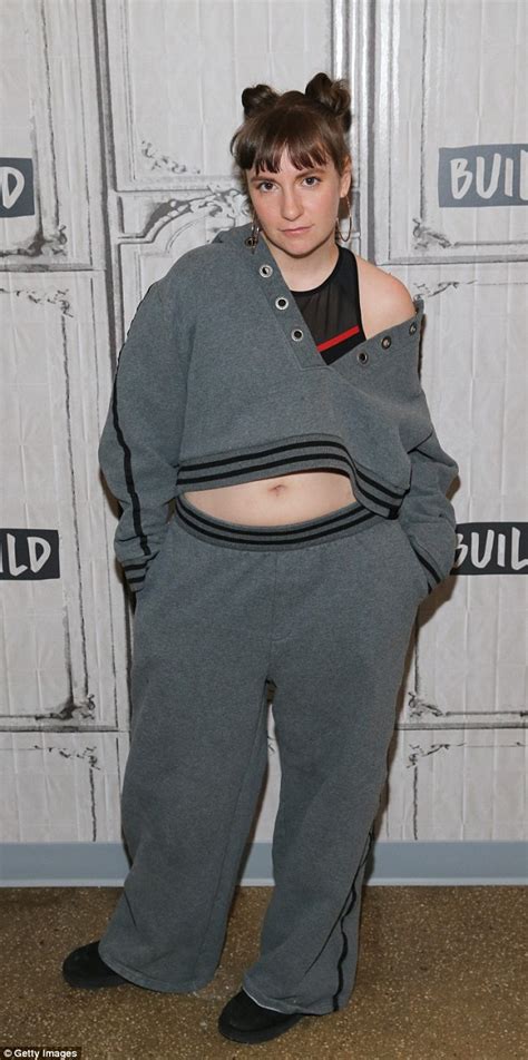Lena Dunham Bares Midriff In Nyc After Weight Loss Reveal Daily Mail Online