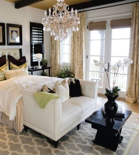 37 Startling Master Bedroom Chandeliers That Exudes Luxury