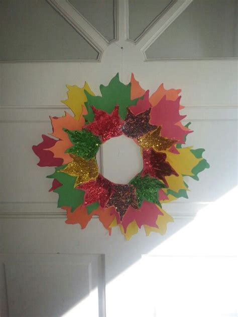 A Fall Wreath Made Out Of Construction Paper Glitter Glue Fall