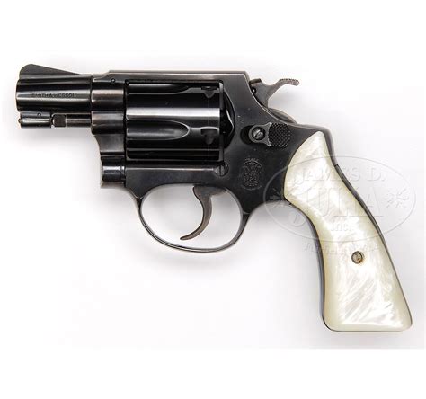 Smith And Wesson Model 36 Chiefs Special Da Revolver That Was Presented