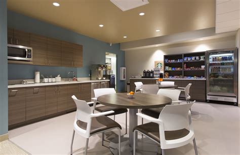 Meetup space for up to 12 | Desks Near Me