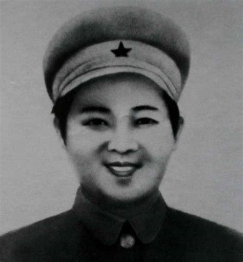 View the profiles of people named kim young sook. BreinWekker: Kim Jong Suk: Eén van de Drie Grote Generaals ...