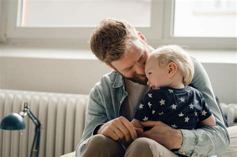 Study Says Dads Are Happier Than Moms | Parenting | TLC.com