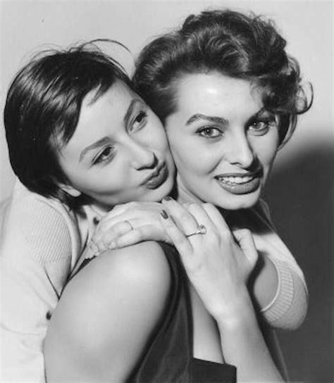 Sophia Loren With Her Sister Maria Mother Daughter Photos Mother Daughter Photography Sister