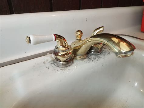 Removing an old kitchen faucet. faucet - Removing mini wideset handles without set screws ...