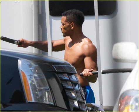 will smith shirtless fighting moves for focus photo 2951723 shirtless will smith photos