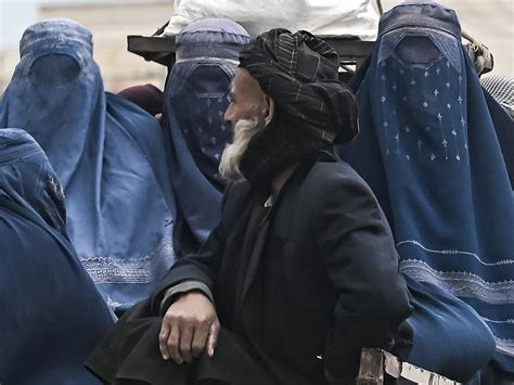 In Afghanistan Taliban Diktat Sparks Debate About Women’s Attire News Al Jazeera