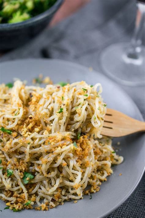 Byaudreyp september 27, 2013august 24, 2017. Vegan Garlic Bread Pasta | Yup, it's Vegan | Food recipes ...
