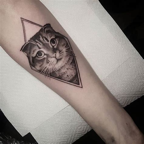 Jan 09, 2015 · stick and poke—a method of diy tattooing in which a single needle is dipped in ink and then poked through the skin repeatedly until a design is completed. Mostly single needle done at the Helsinki tattoo convention! ⋆ Studio XIII Gallery