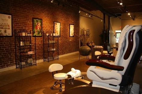 Milan Day Spa On Broughton Beauty Salon Decor Massage Therapy Rooms Salon Decor