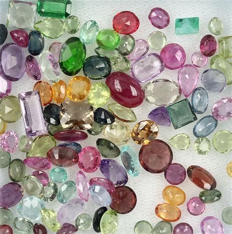 Lot Loose Coloured Gemstones