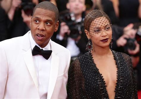 Beyonce dazzles in a surprise appearance at the 2021 grammys. Celebrity Couples in Hollywood With A Big Age Difference