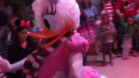 Daisy Duck Dancing To Single Ladies Disneyland Youtube