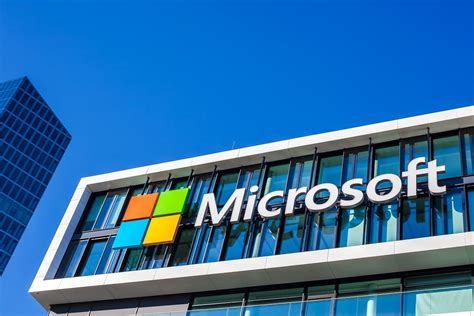 Msft Stock Nasdaq 100 Outlook Nflx Stock Dives On Earnings Msft Up