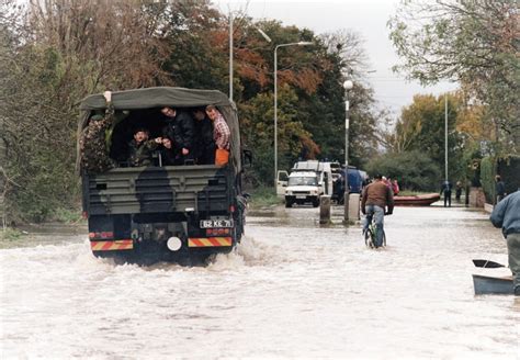 Flooding Lowdham Road Gunthorpe 2000