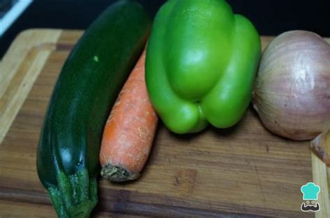 Garbanzos con verduras y huevo - Receta FÁCIL
