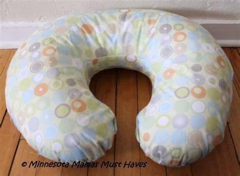 * 3 croissants in different sizes * 1 mini donut must have in newborn photo studio. Comfort Your Baby with the Boppy Pillow! - Must Have Mom