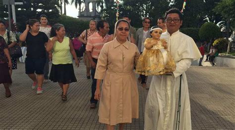 Los Ahuachapanecos Veneran A La Virgen Niña Noticias De El Salvador