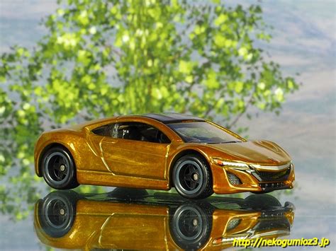 Car looks minty except for the gold emblems. HOT WHEELS '17 ACURA NSX GOLD 【2017年 Fアソート スーパートレジャーハント】 - HONDA / ACURA (マテル)
