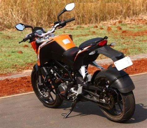 Commenting on the introduction of the ktm 200 duke abs, amit nandi, president (probiking) at bajaj auto ltd. KTM 200 Duke Price, Specs, Review, Pics & Mileage in India
