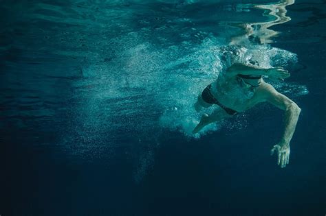 Il 26enne carpigiano diventa così il terzo atleta al mondo a vincere medaglie olimpiche in vasca e in acque libere dopo oussama mellouli nel 2012 e florian wellbrock, che ci è riuscito proprio oggi.il tedesco ha infatti conquistato l'oro, nuotando in 1. Gregorio Paltrinieri: open sea swim for 10 km