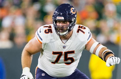 Is Kyle Long Hinting To The Bears He Wants To Come Back