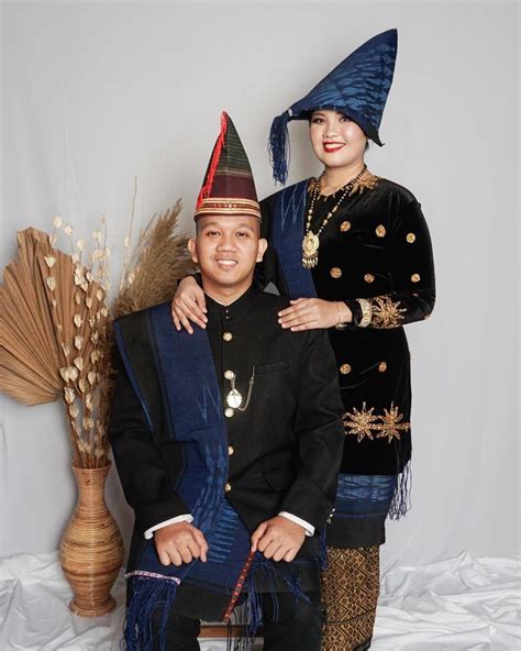 Jenis Pakaian Adat Sumatra Utara