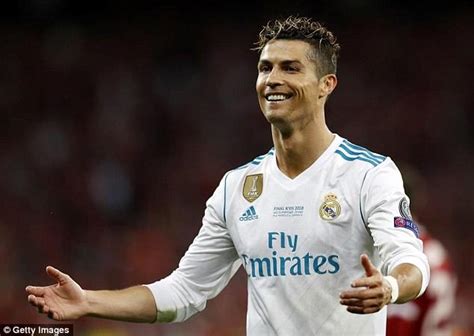 Real Madrid 'offer Cristiano Ronaldo £28.5m-a-year salary' which includes incentives | Daily ...