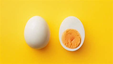 Egg Whites Versus Whole Egg Whats Healthier Lets Find Out Healthshots