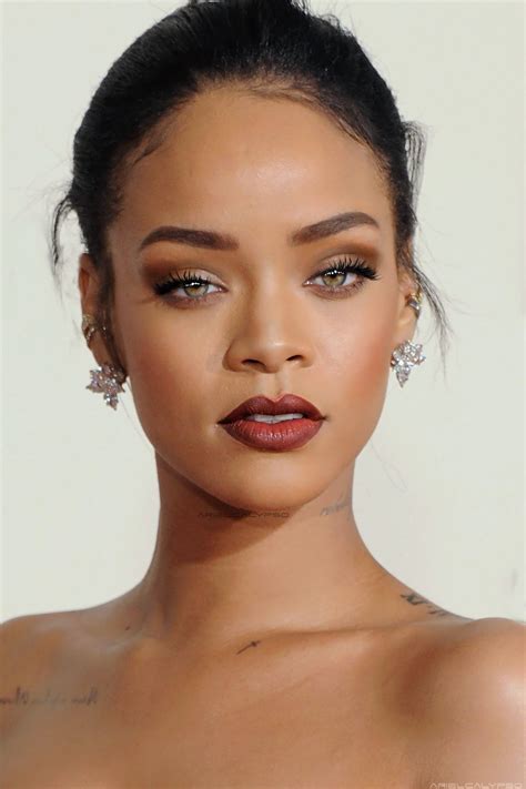 No Mediocrity Visuais De Maquiagem Maquiagem Rihanna Cabelo E Maquiagem