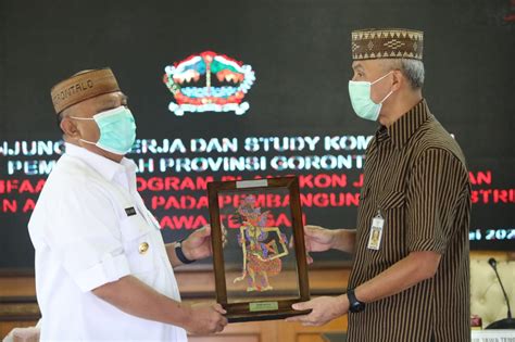 Mengutip info di laman resmi dinas koperasi dan ukm jawa tengah, pendataan calon penerima bpum atau blt rp2. Gubernur Ganjar Bagi Pengetahuan Soal Pengadaan Barang dan ...