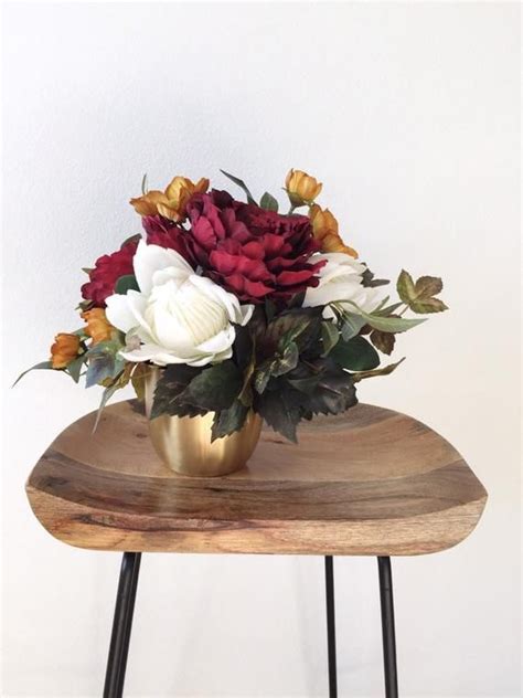 Winter flower arrangements rosen arrangements christmas arrangements modern floral arrangements wedding arrangements wedding centerpieces flower arrangements. Floral Arrangement, Peonies Centerpiece, Modern Table ...