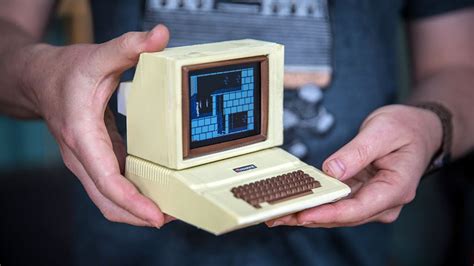 Man Built A Working Miniature Apple II Computer And You Can Too | SHOUTS