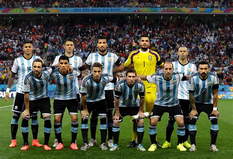 El extécnico de la selección argentina campeona del mundo en 1986, fue operado el pasado 6 de junio. @AFA Selección de fútbol de Argentina #9ine | Argentina ...