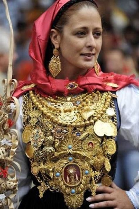 Portuguese Filigree Jewellery Kaleidoscope Effect Costumes Around