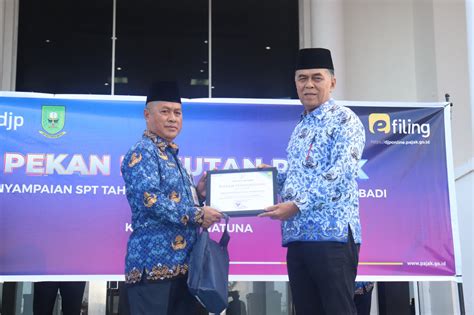 Diskominfo Natuna Raih Penghargaan Kepatuhan Penyampaian LHKPN