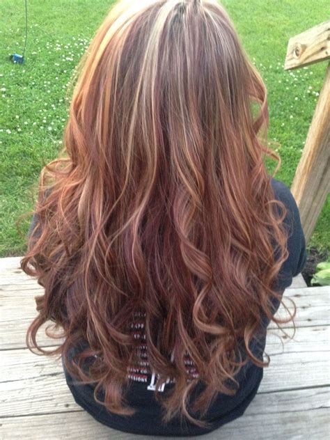 Caramel highlights on red hair | Auburn red hair, Red highlights in