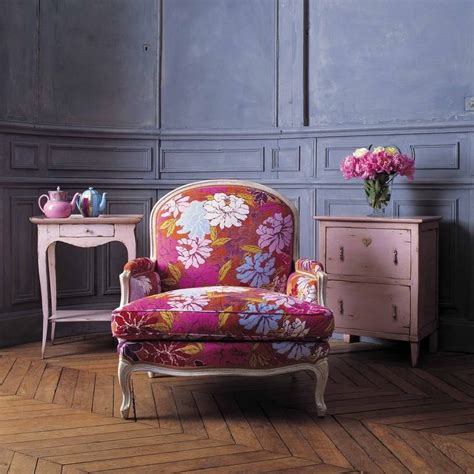 Jiji.co.ke more than 2839 salon equipment for sale price starting from ksh 220 in nairobi central choose salon equipment and buy today! Adore the pink chair, love the bold print! | Decoration ...