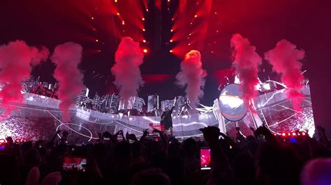Bad bunny tour song list 2019 / bad bunny, residente, & ile drop puerto rico protest song. Bad Bunny - Ser Bichote | X100PRE Tour 2019 - YouTube