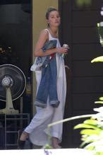 Amber Heard Nip Slip Exposes Boob While Cleaning Out Her Garage In La Aznude