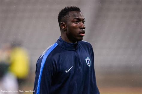 Silas wamangituka fifa 19 career mode рейтинги игрока. Mercato OM : les dirigeants lorgneraient Wamangituka