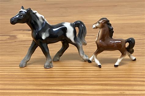 2 Vintage Horse Figurines Small Ceramic Horses Tabletop Centerpiece