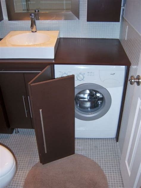 Per nascondere completamente la lavatrice in bagno, montate nella parte anteriore due ante in legno che siano dello stesso colore degli altri mobili del bagno. Come nascondere una lavatrice in bagno? (GUIDA con FOTO ...