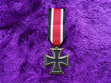 Ww2 Nazi Iron Cross 2nd Class War Den Military Antiques And