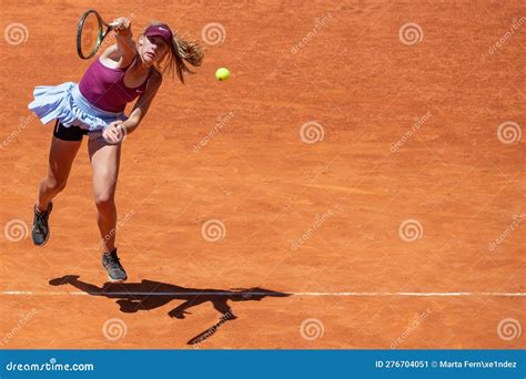 Madrid Espagne er Mai Match De Tennis Entre Mirra Andreeva Et Aryna Sabalenka à La Mutua